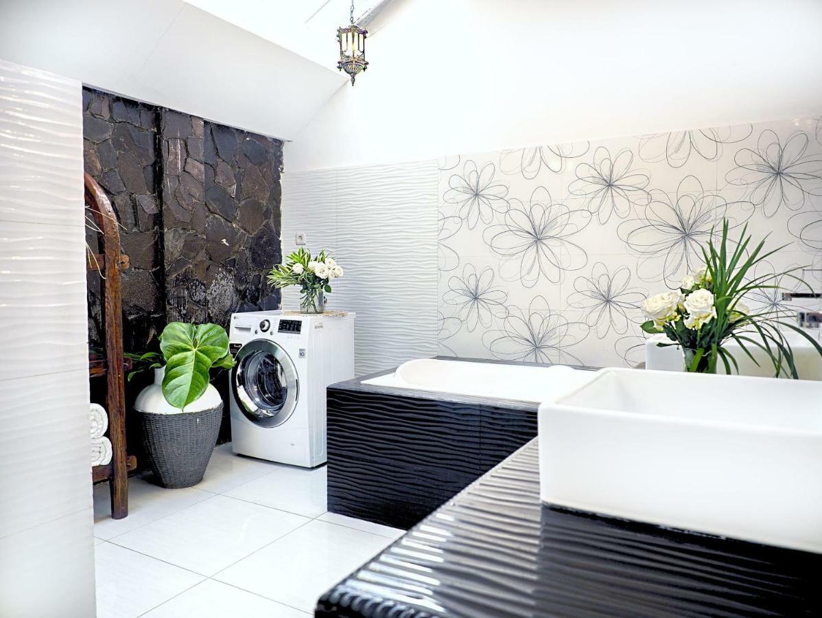 Villa White Stars Seminyak  Exterior photo