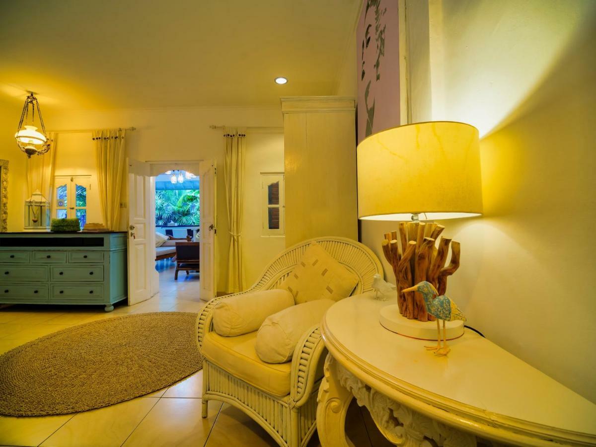 Villa White Stars Seminyak  Exterior photo
